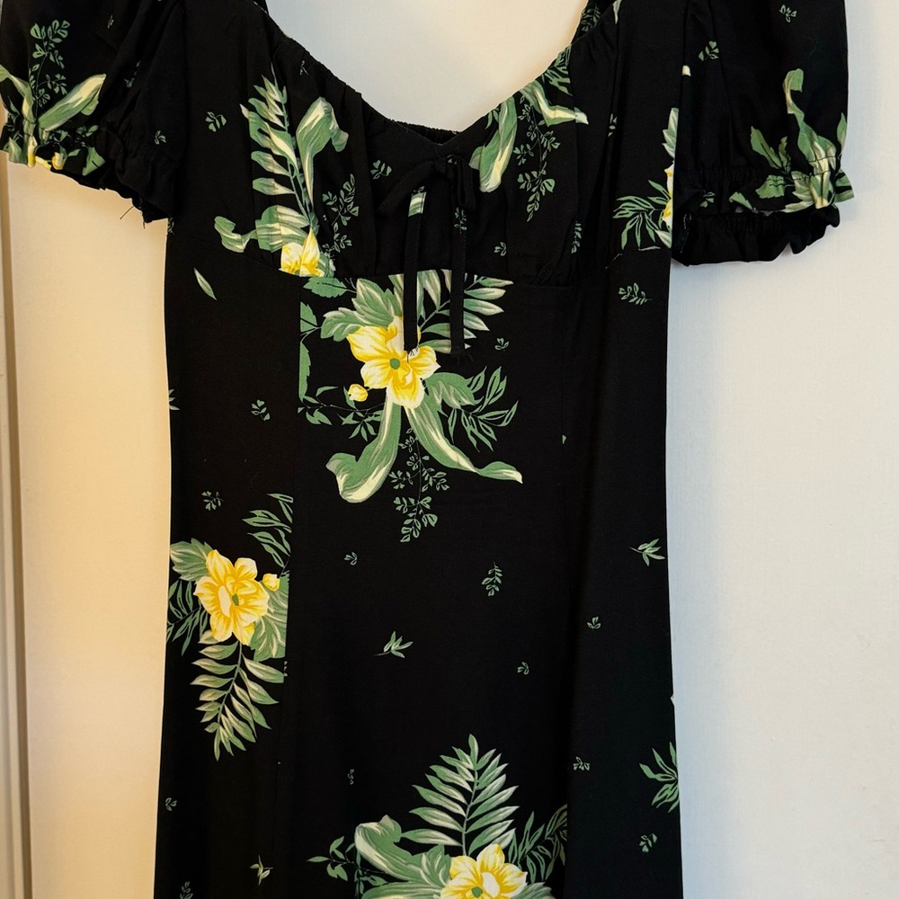 Urban Outfitters floral dress. Size S